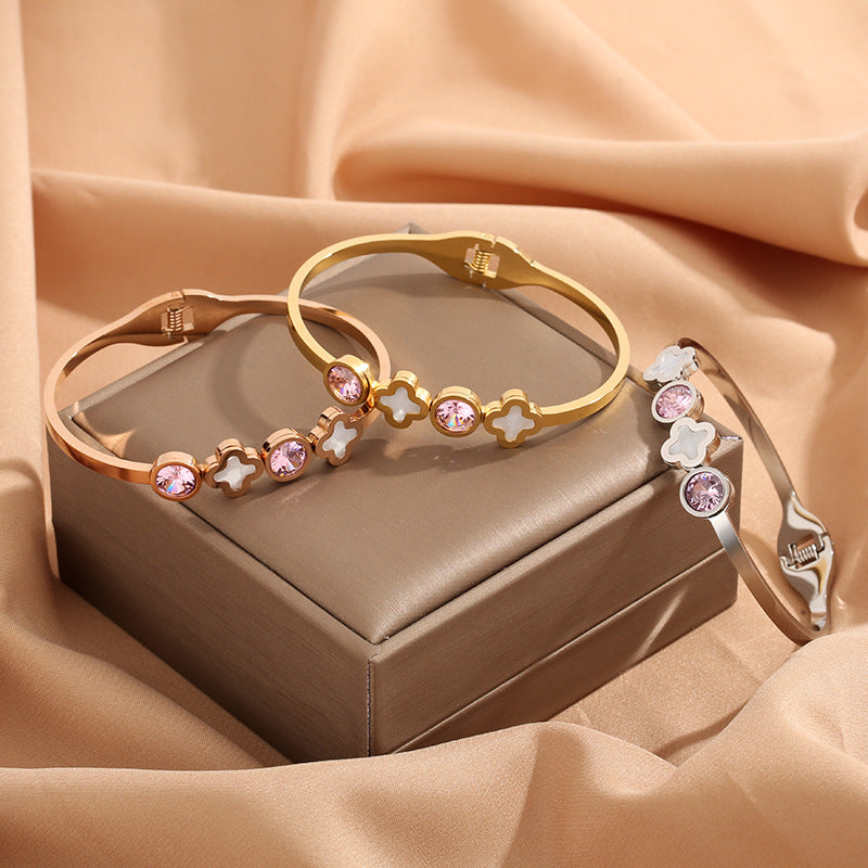 Double-sided Four-leaf Clover Ddesign Open Bracelet