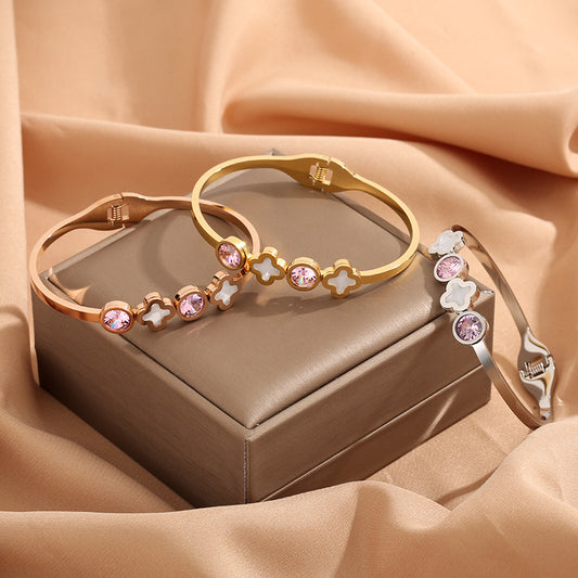 Double-sided Four-leaf Clover Ddesign Open Bracelet