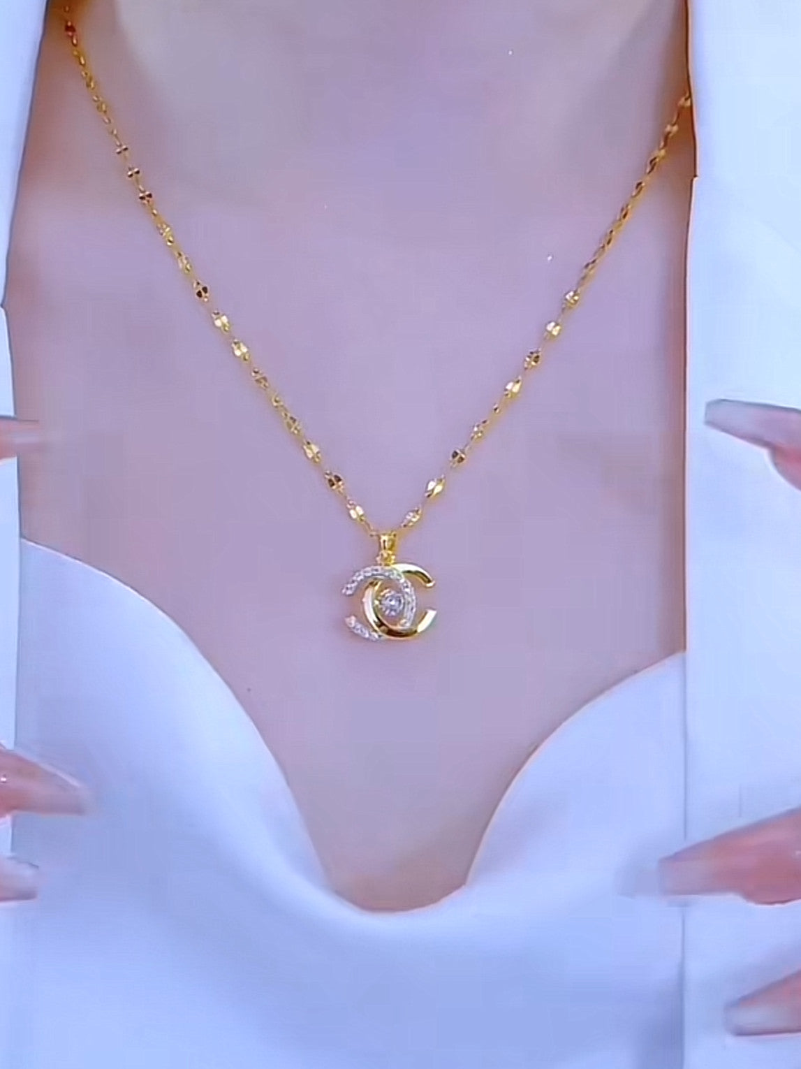 Fashionable And Versatile Temperament Titanium Steel Non-Fading Necklace Double C Pendant Clavicle Chain