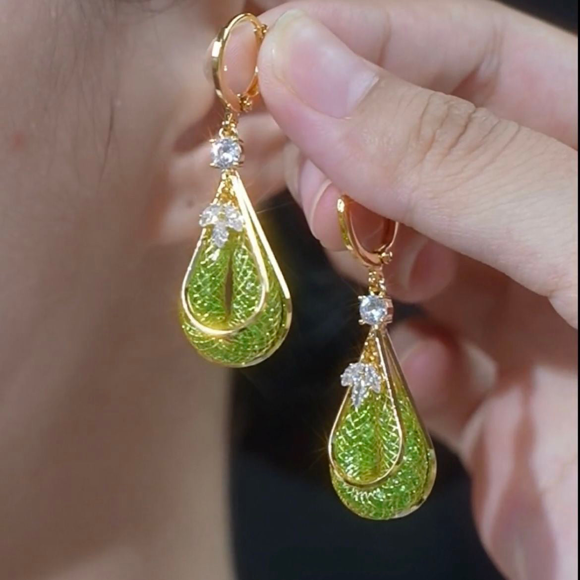 Fashionable And Elegant Hollow Mesh Green Crystal Earrings