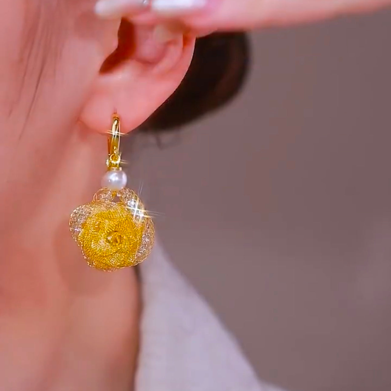 New Style Golden Hollow Rose Flower Earrings Female Beautiful Accessories