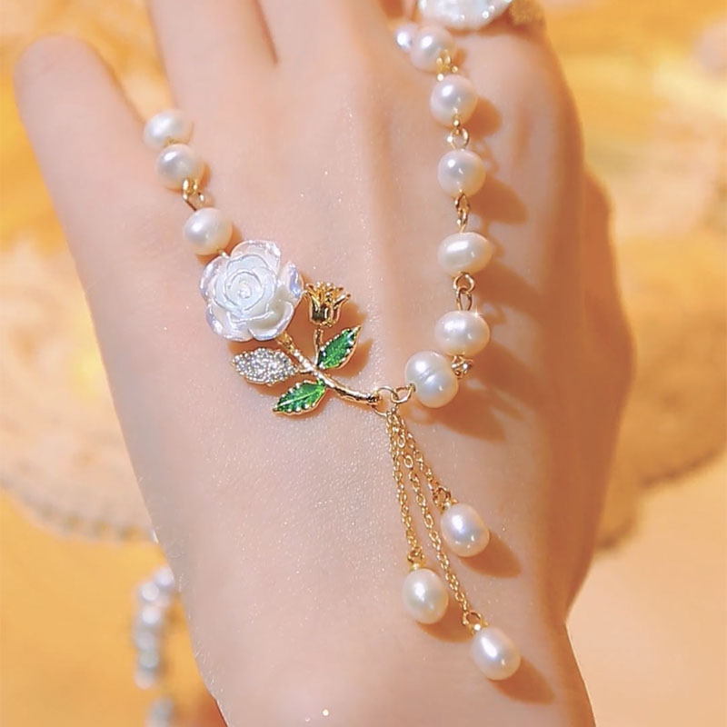 Fashionable and Elegant White Flower Pearl Necklace Camellia Clavicle Necklace for Women