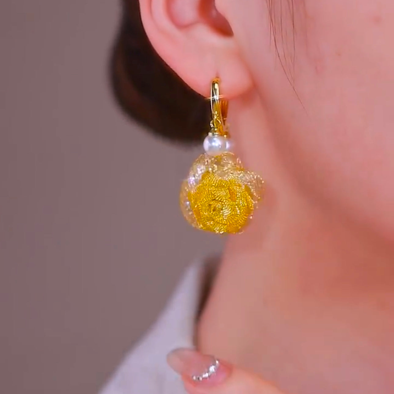 New Style Golden Hollow Rose Flower Earrings Female Beautiful Accessories