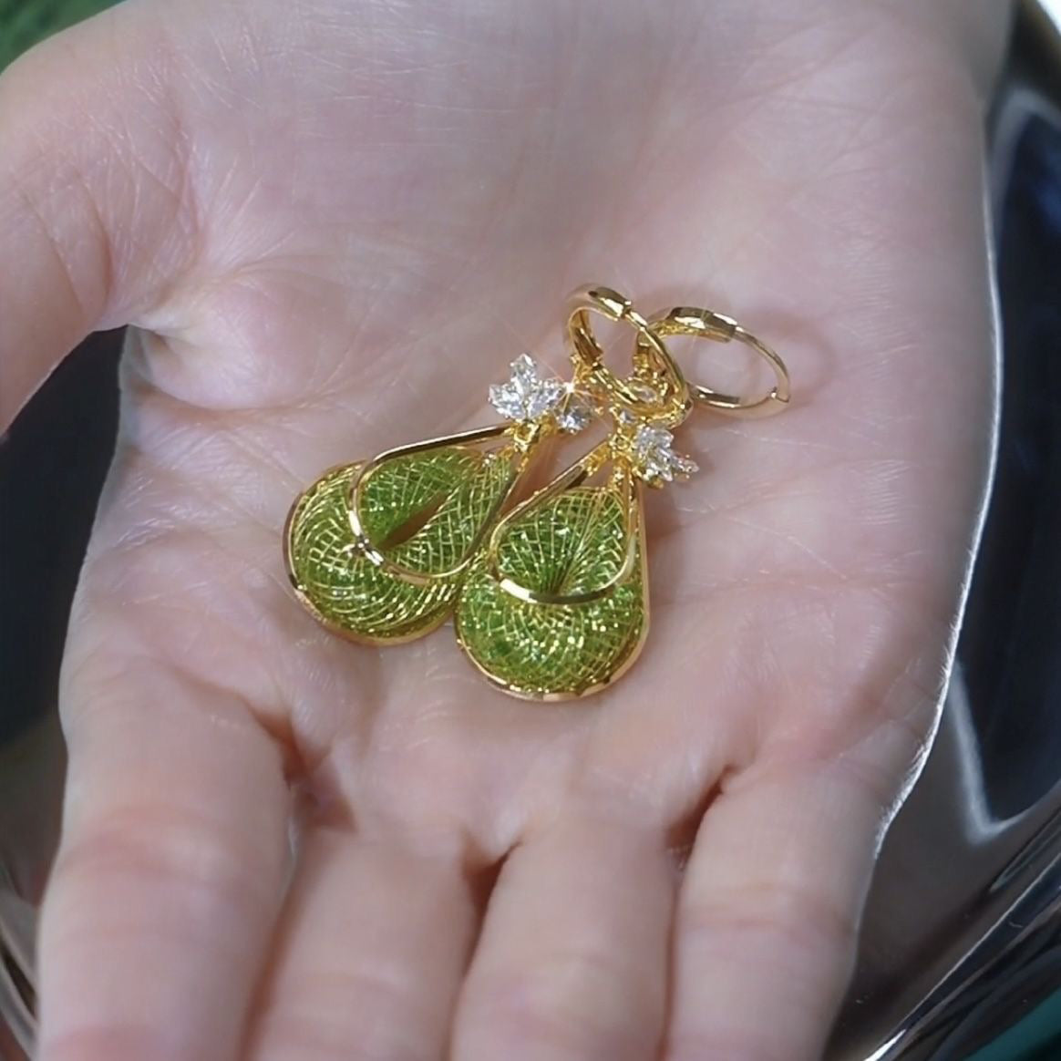 Fashionable And Elegant Hollow Mesh Green Crystal Earrings