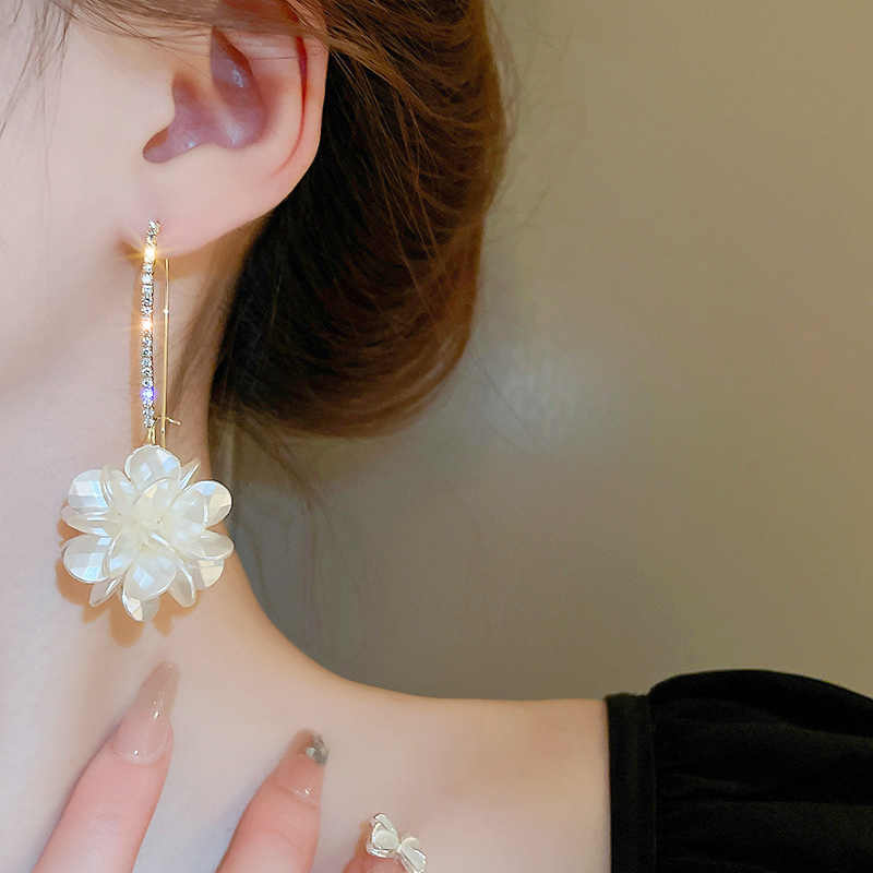 French Diamond Flower Pearl Earrings For Women
