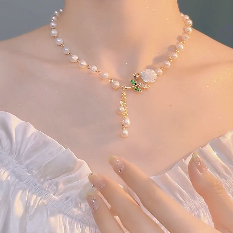 Fashionable and Elegant White Flower Pearl Necklace Camellia Clavicle Necklace for Women