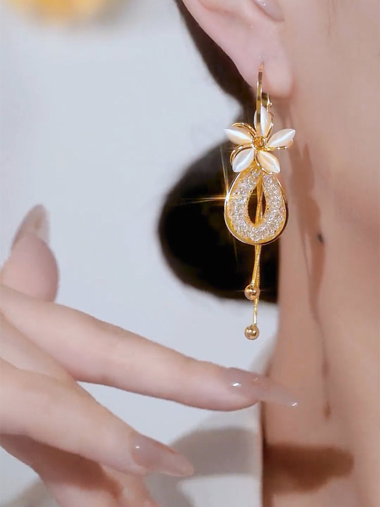 Fashionable And Elegant Flower Tassel Earrings For Women