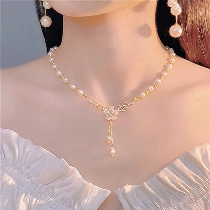 Elegant Pearl Flower Necklace For Women
