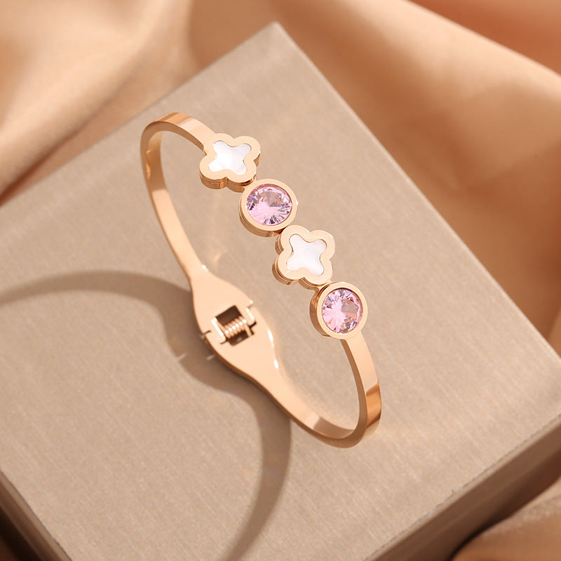 Double-sided Four-leaf Clover Ddesign Open Bracelet