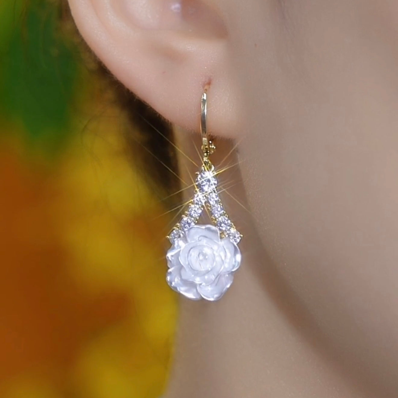 Super Sparkling Diamond-Encrusted Camellia Fashionable Flower Earrings