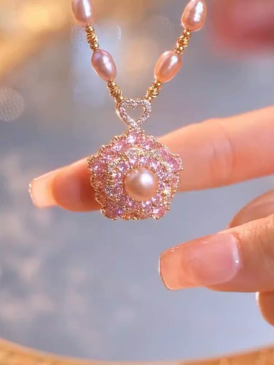 Elegant Flower Pendant Pearl Necklace Women's Accessories