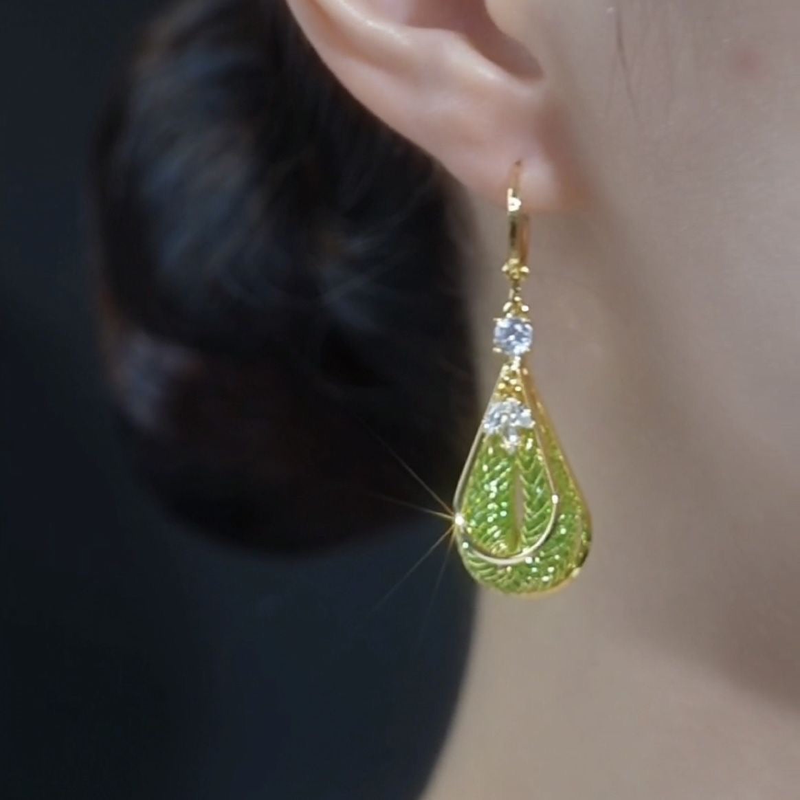 Fashionable And Elegant Hollow Mesh Green Crystal Earrings