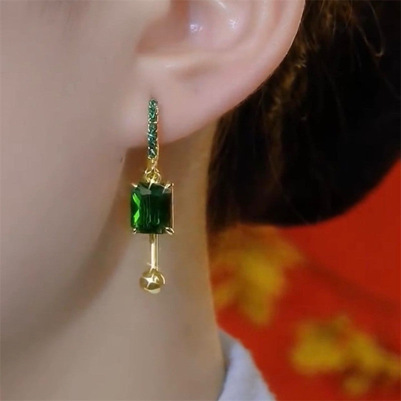 Elegant Green Crystal Geometric Earrings – Luxury Minimalist Statement Ear Clips for Women