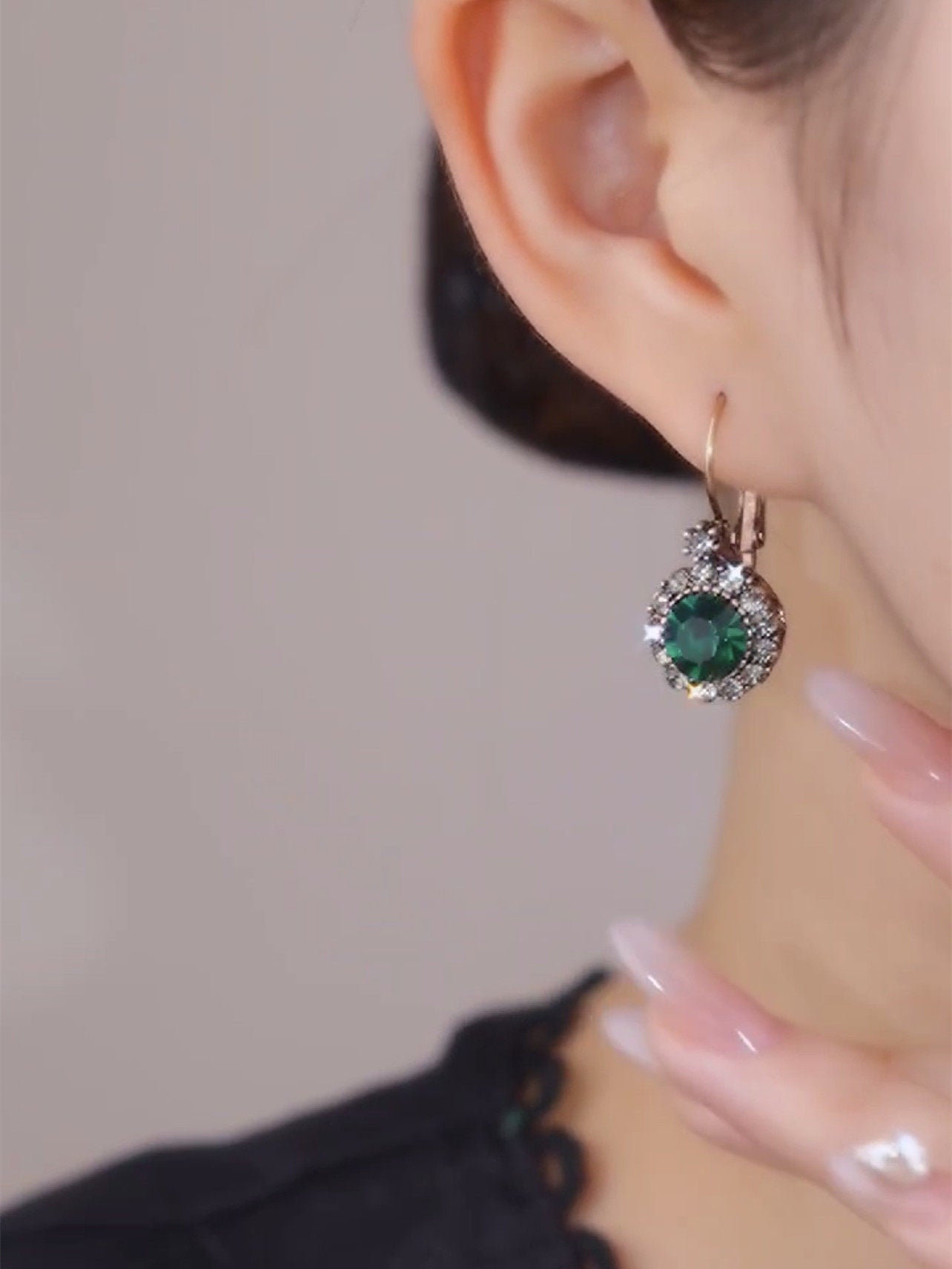 Retro-Style Green Crystal Hoop Earrings with Diamond Accents
