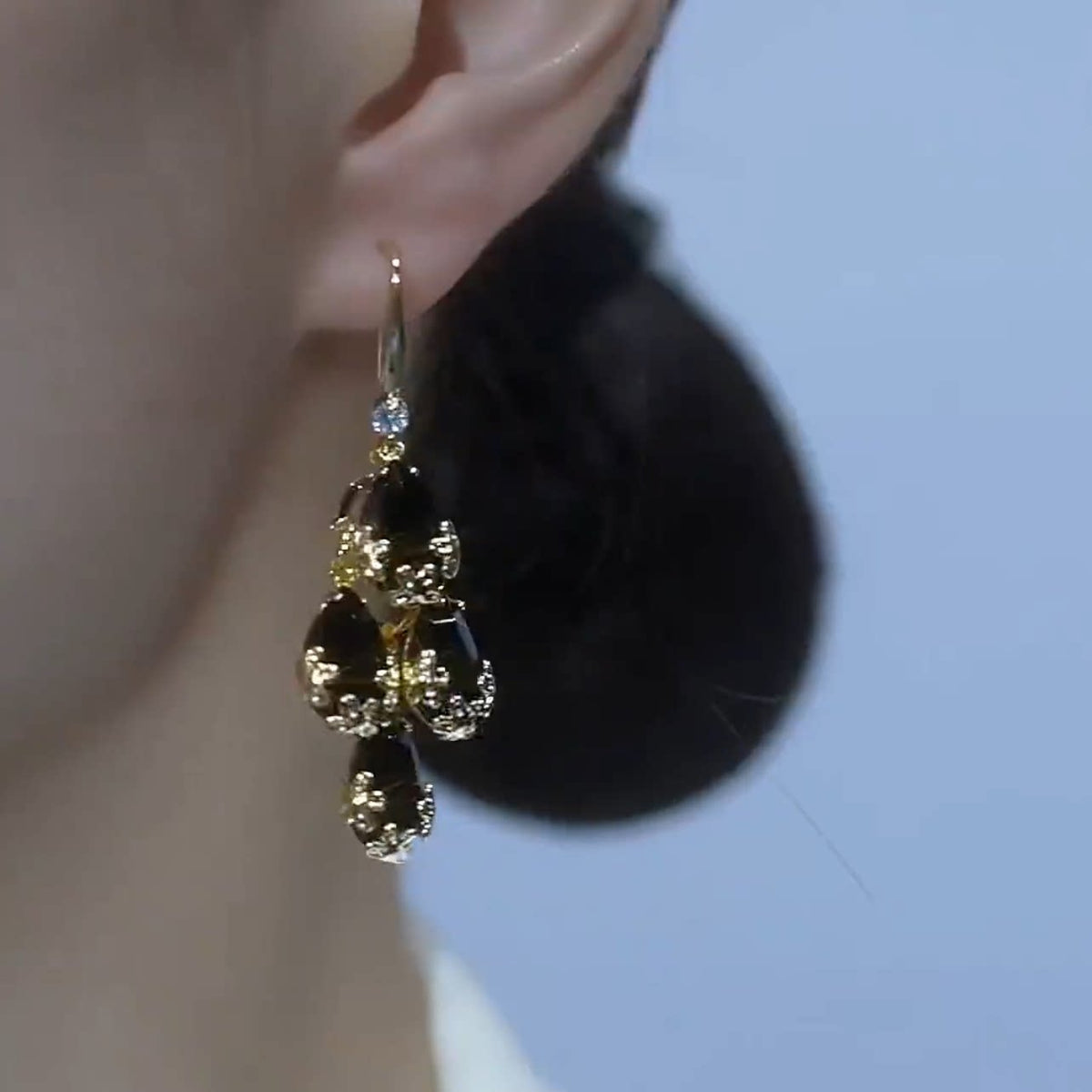 Elegant Black Gemstone Drop Earrings for Women – Vintage Gold-Tone Statement Dangle Earrings