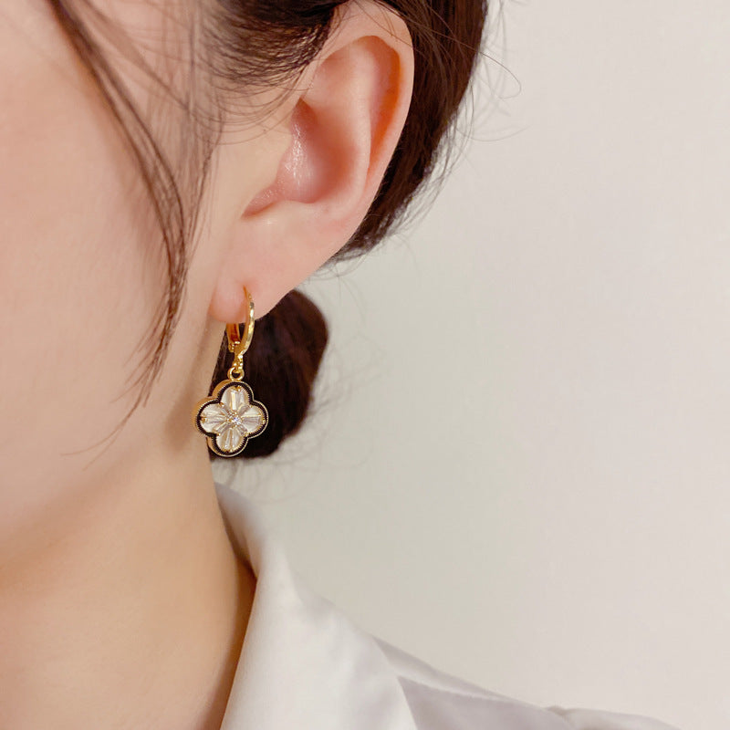 Fashionable And Elegant Four-Leaf Flower Earrings For Women