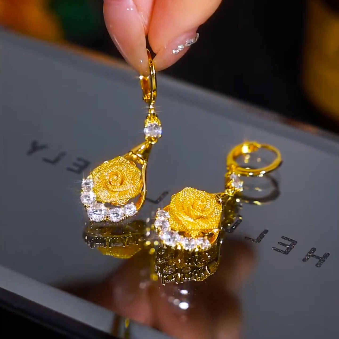 New Fashion Simple Temperament Rose Versatile Earrings for Women