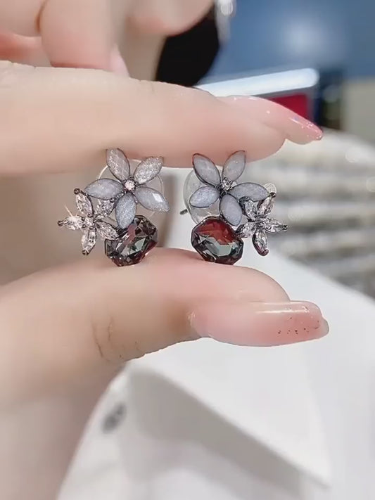 Exquisite Small Zircon Flower Earrings