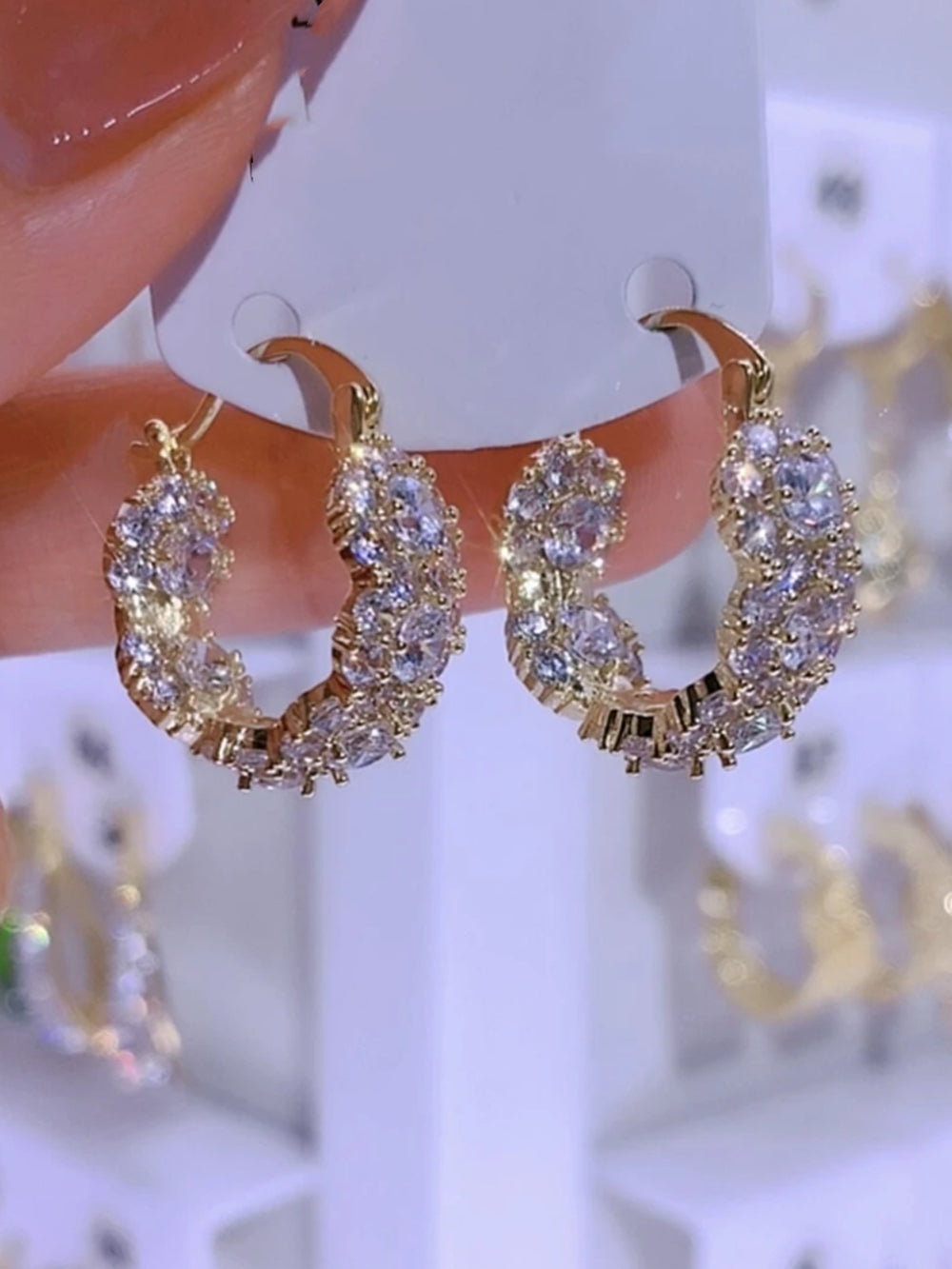 Pendientes de aro pequeños con circonitas brillantes