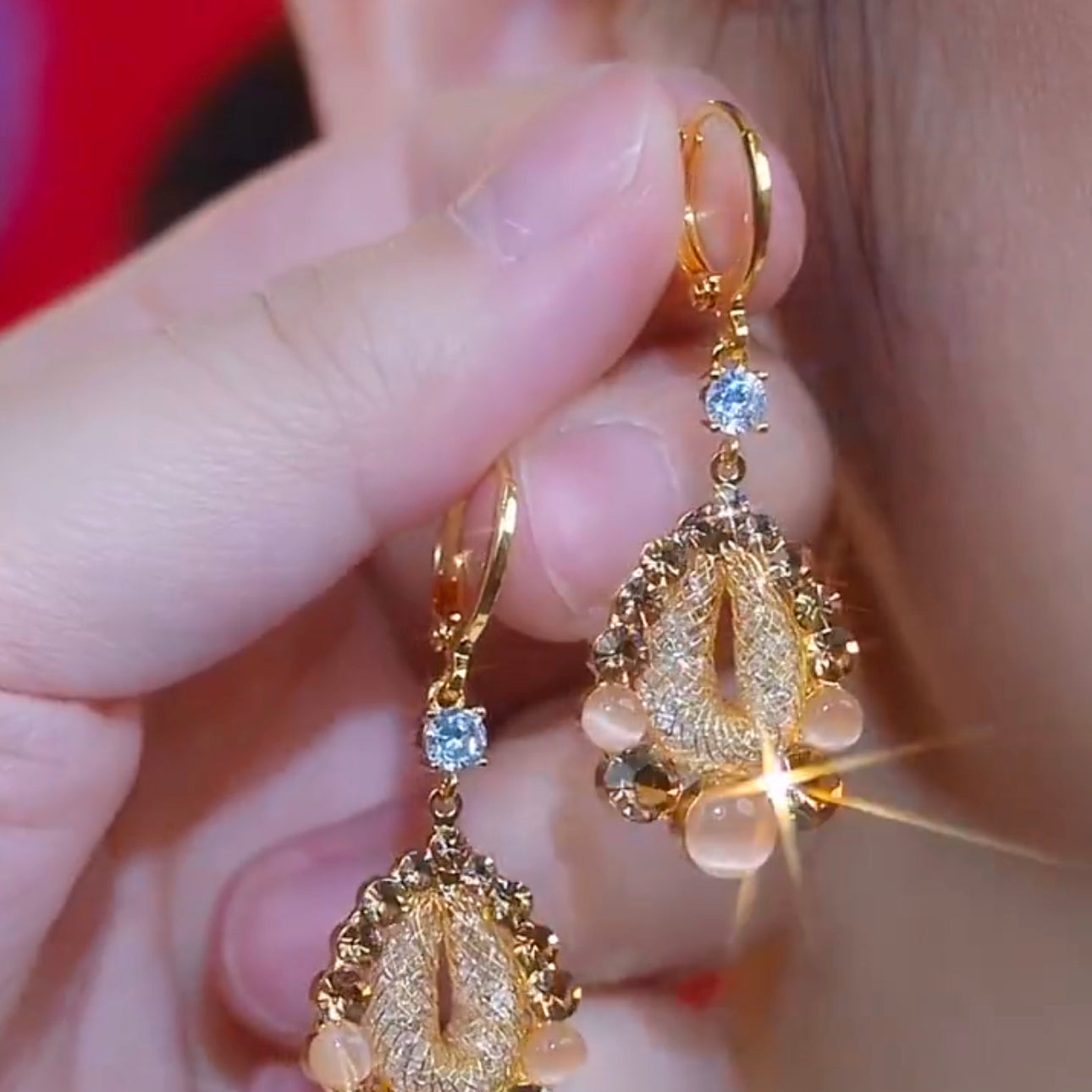 Unique Sparkling Diamond Temperament Exquisite Water Drop Earrings for Women