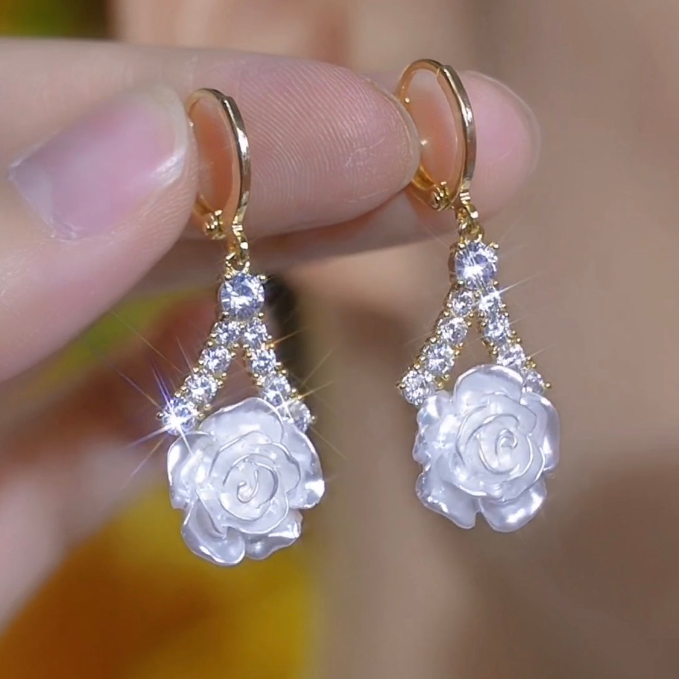 Super Sparkling Diamond-Encrusted Camellia Fashionable Flower Earrings