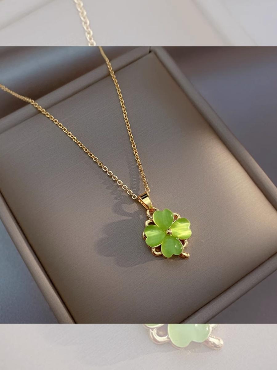 Collar con colgante de cadena de clavícula para mujer con trébol de cuatro hojas y ojo de gato de la suerte