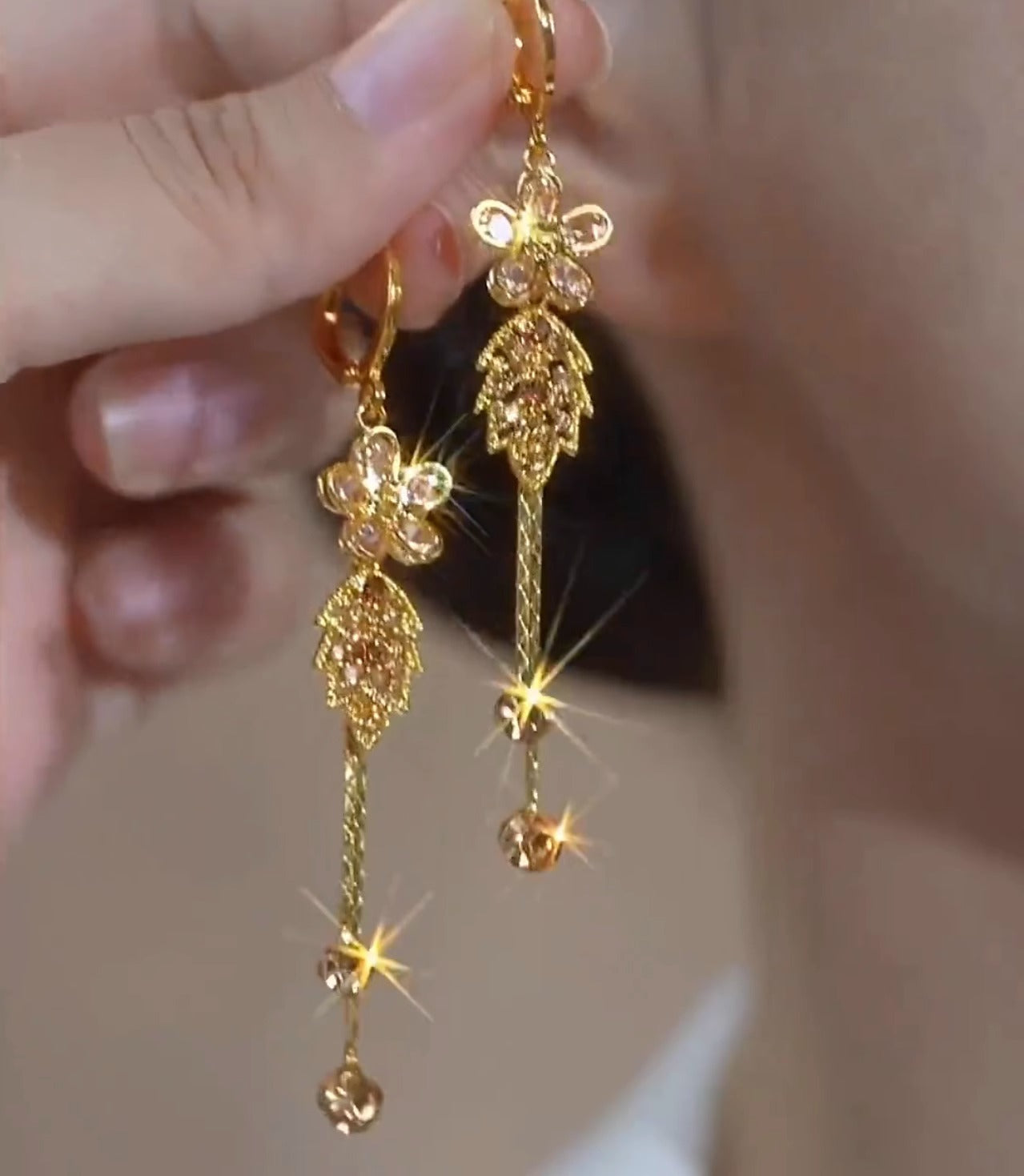 Elegant And Fashionable Coffee-colored Zircon Flower And Leaf Earrings