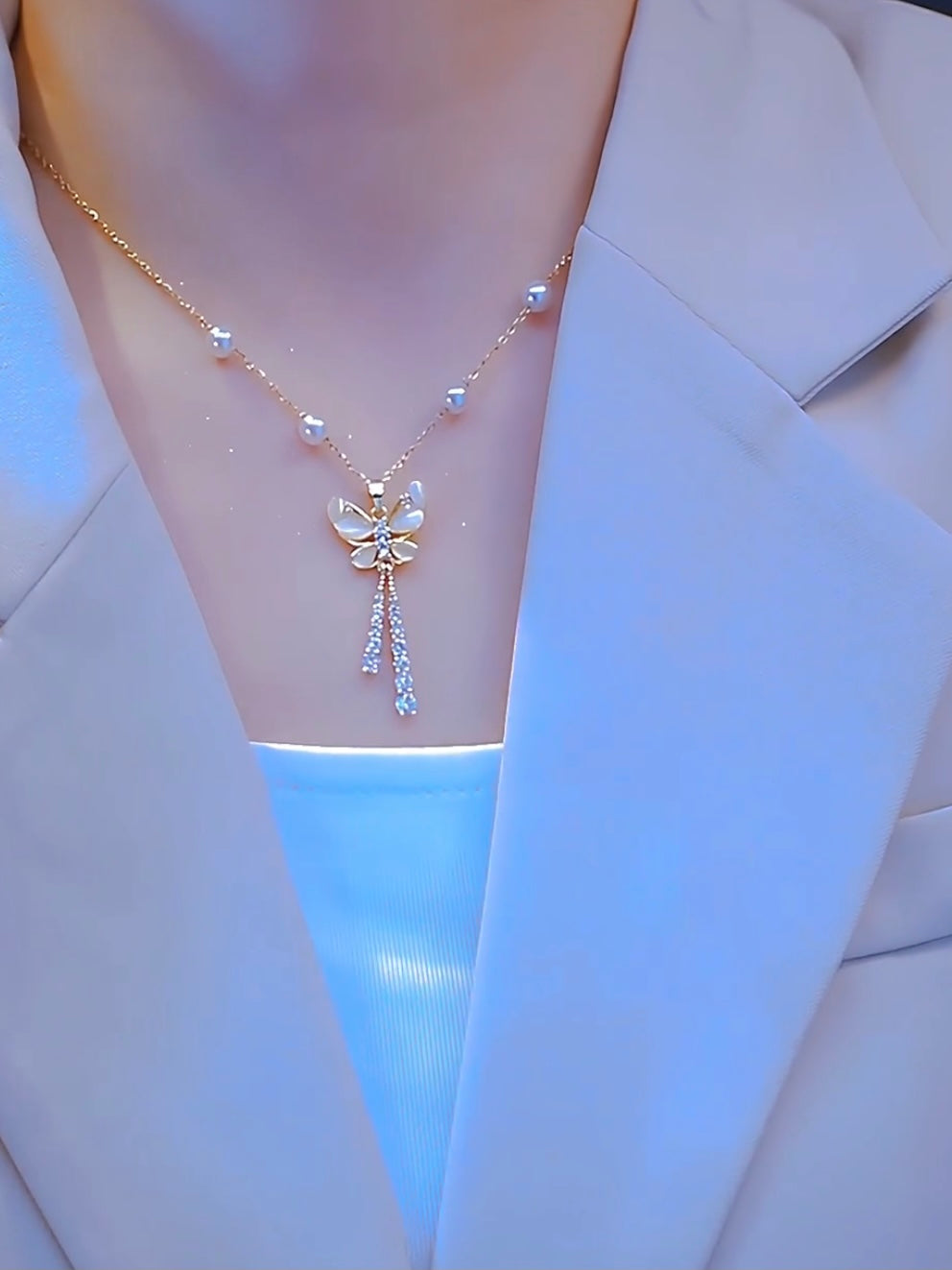 Temperament Light Luxury Butterfly Pearl Necklace Women's Collarbone Chain Necklace