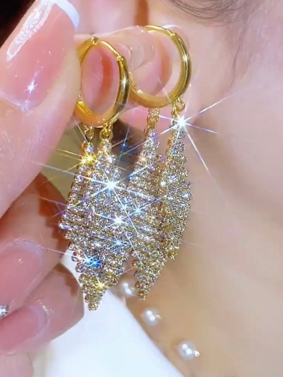 Fashionable Super Shiny Diamond Earrings For Women