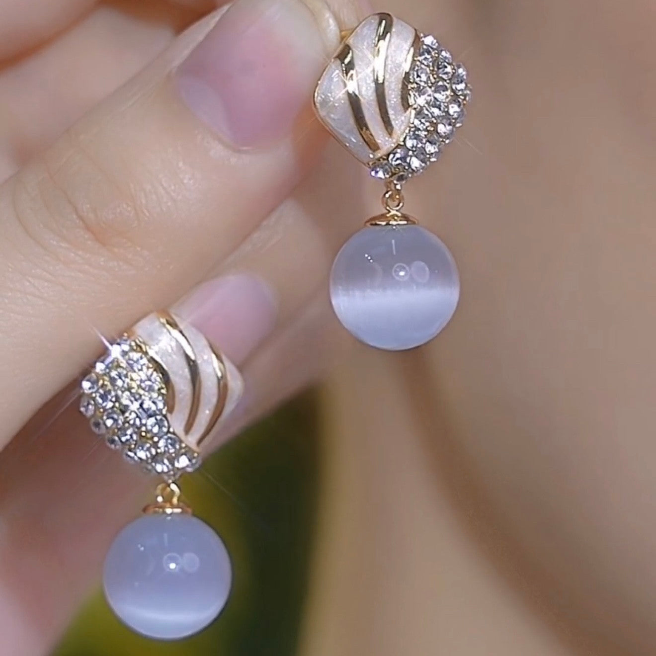 Elegant S925 Silver Cat’s Eye & Rhinestone Earrings for Women – Hypoallergenic Sparkling Fashion Jewelry