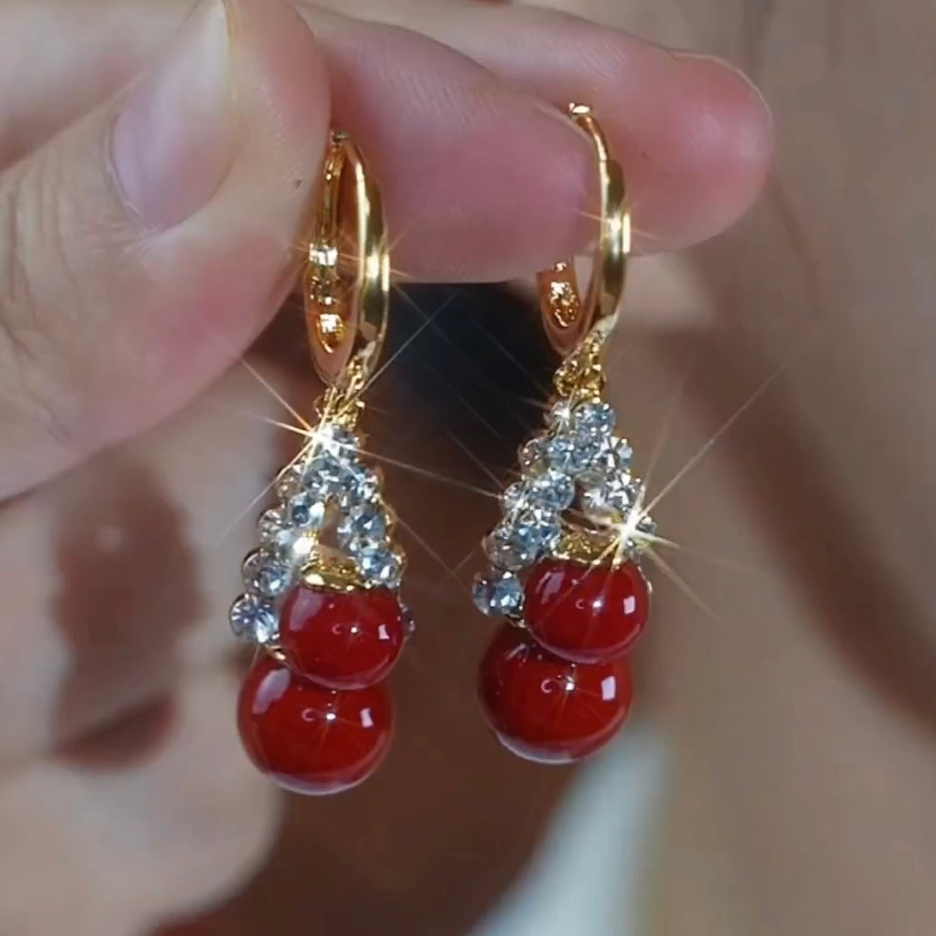 Fashionable And Elegant Diamond-Studded Red Pearl Earrings