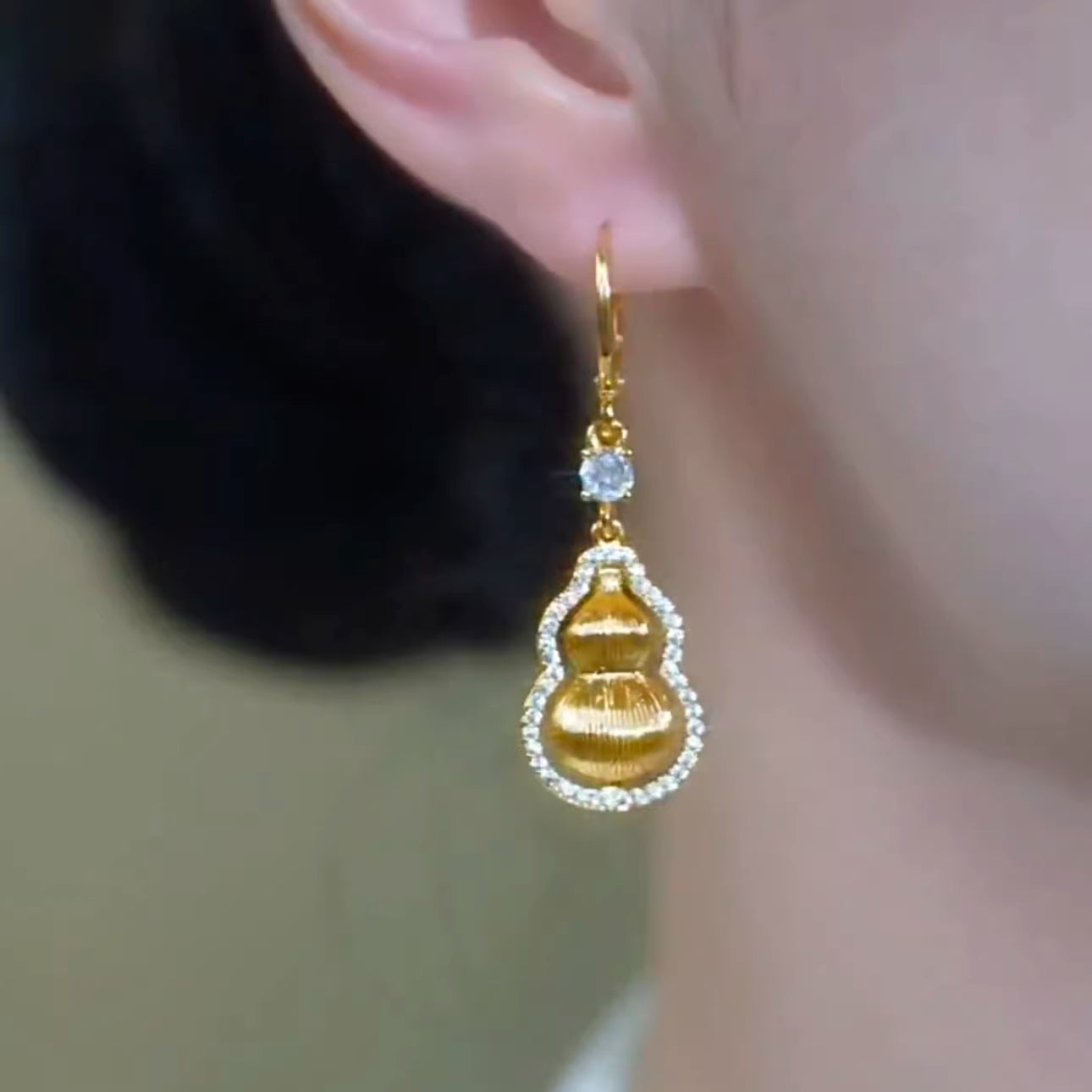 Golden Gourd Earrings with Diamond Inlay for Good Fortune