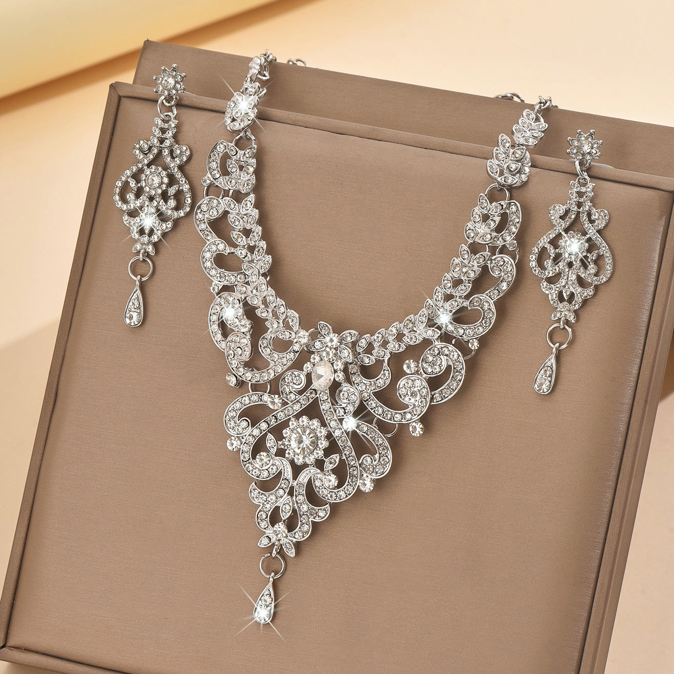 (Necklace + Earrings Set) Party Dress Women's Accessories