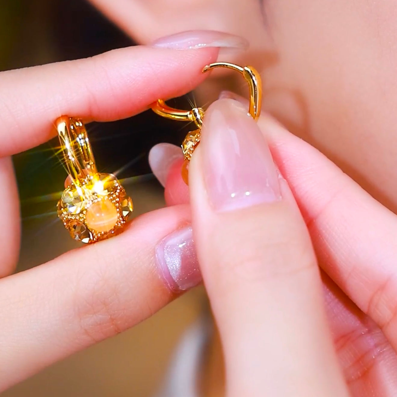 Brown Diamond Cat'S Eye Round Ball Exquisite Design Earrings