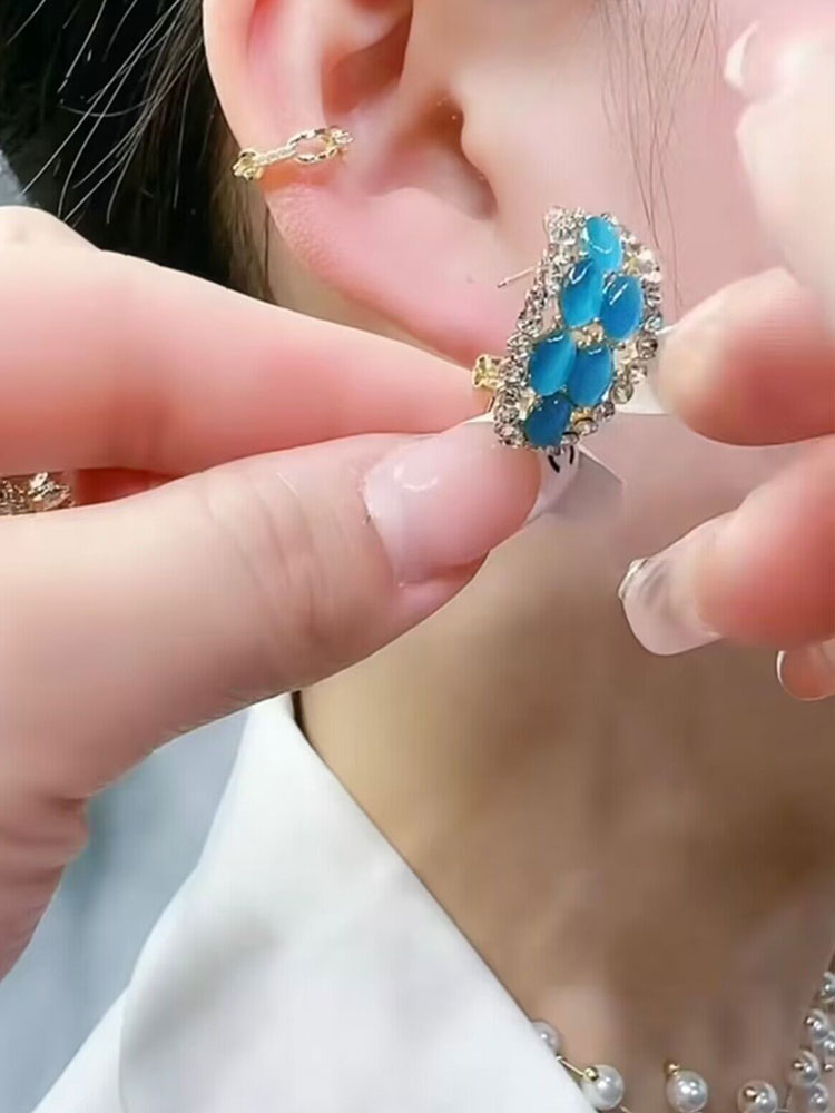 Women's Super Flashy Blue Earrings New Style Retro Style Versatile Earrings