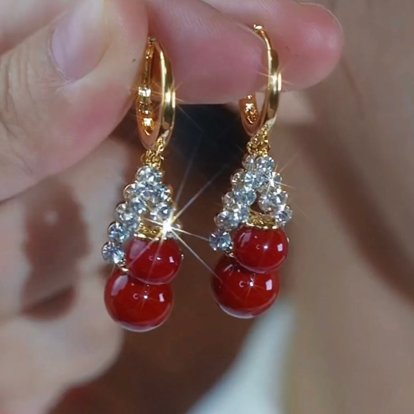 Fashionable And Elegant Diamond-Studded Red Pearl Earrings