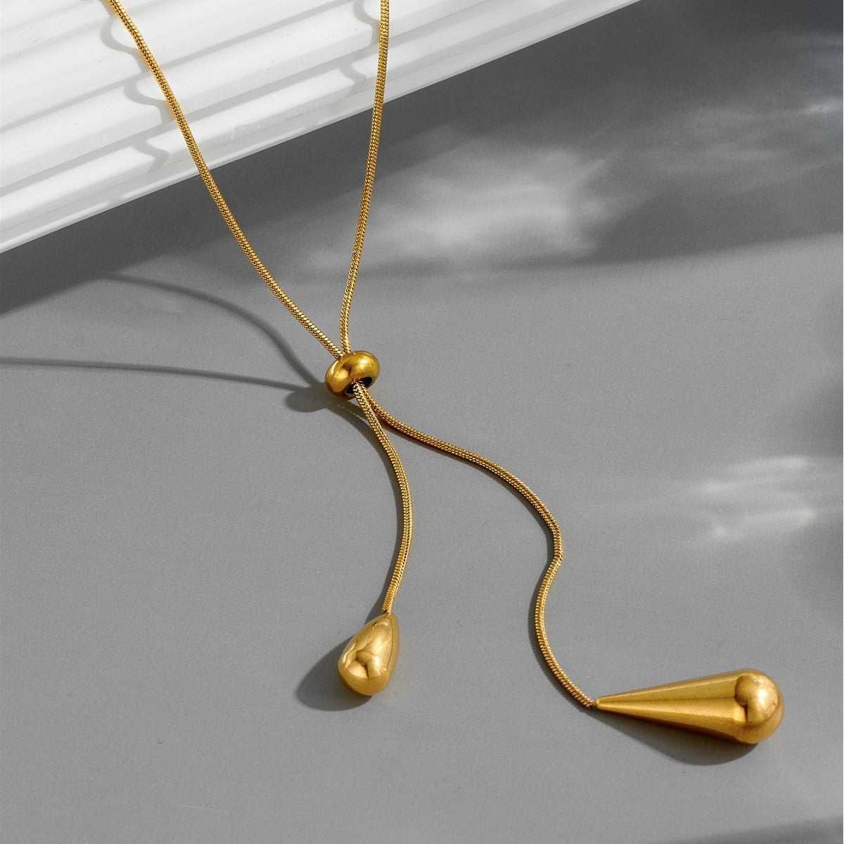 Stylish Minimalist Teardrop Pendant Necklace for Women – Titanium Steel Gold Lariat Necklace
