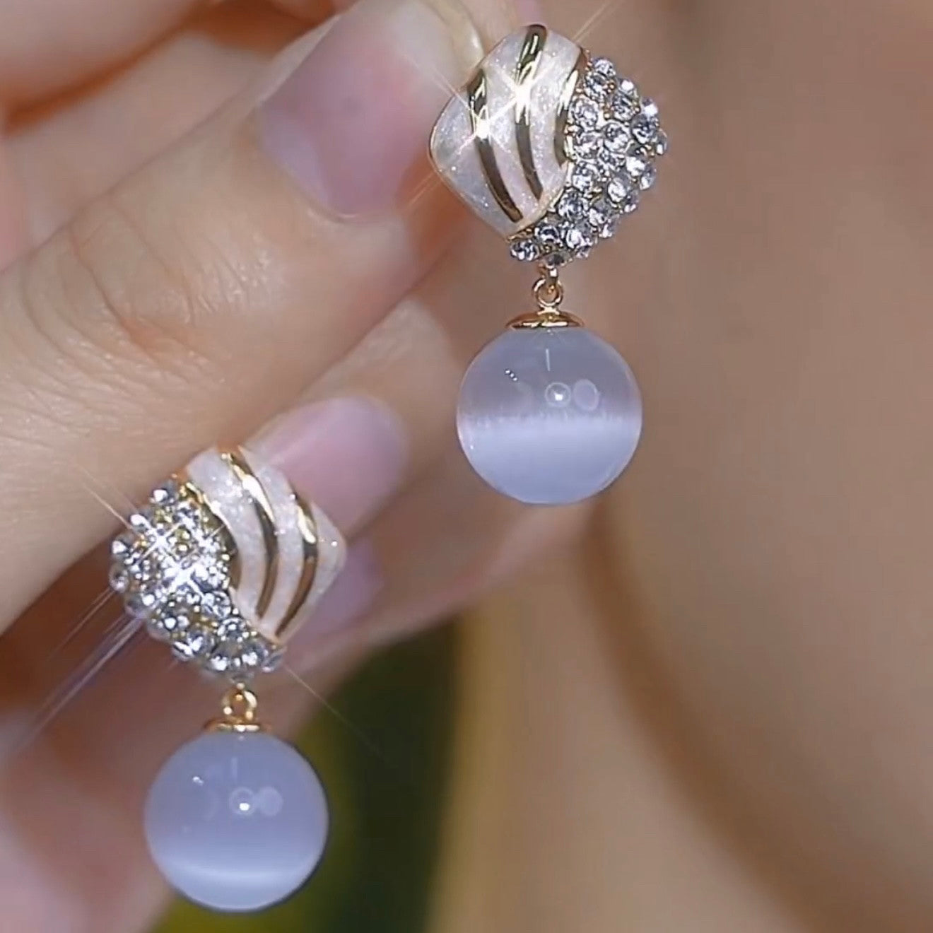 Elegant S925 Silver Cat’s Eye & Rhinestone Earrings for Women – Hypoallergenic Sparkling Fashion Jewelry