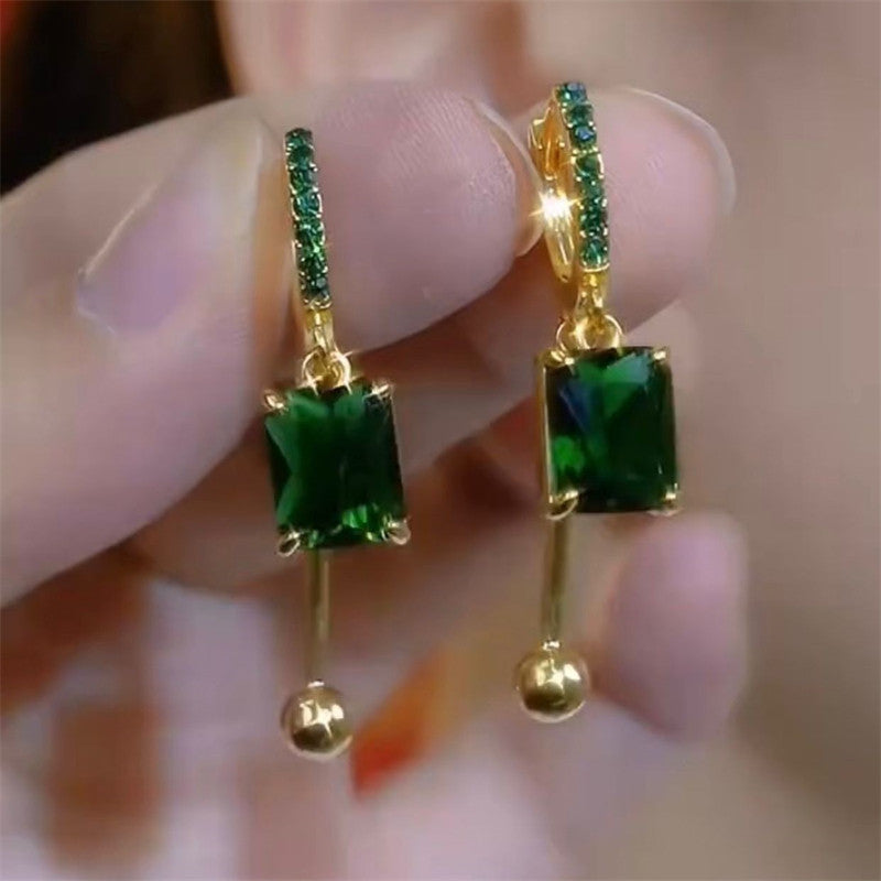 Elegant Green Crystal Geometric Earrings – Luxury Minimalist Statement Ear Clips for Women
