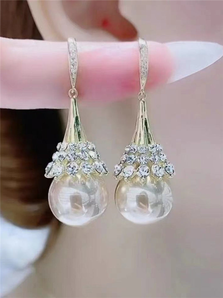 Pendientes de perlas de alta gama y pendientes elegantes