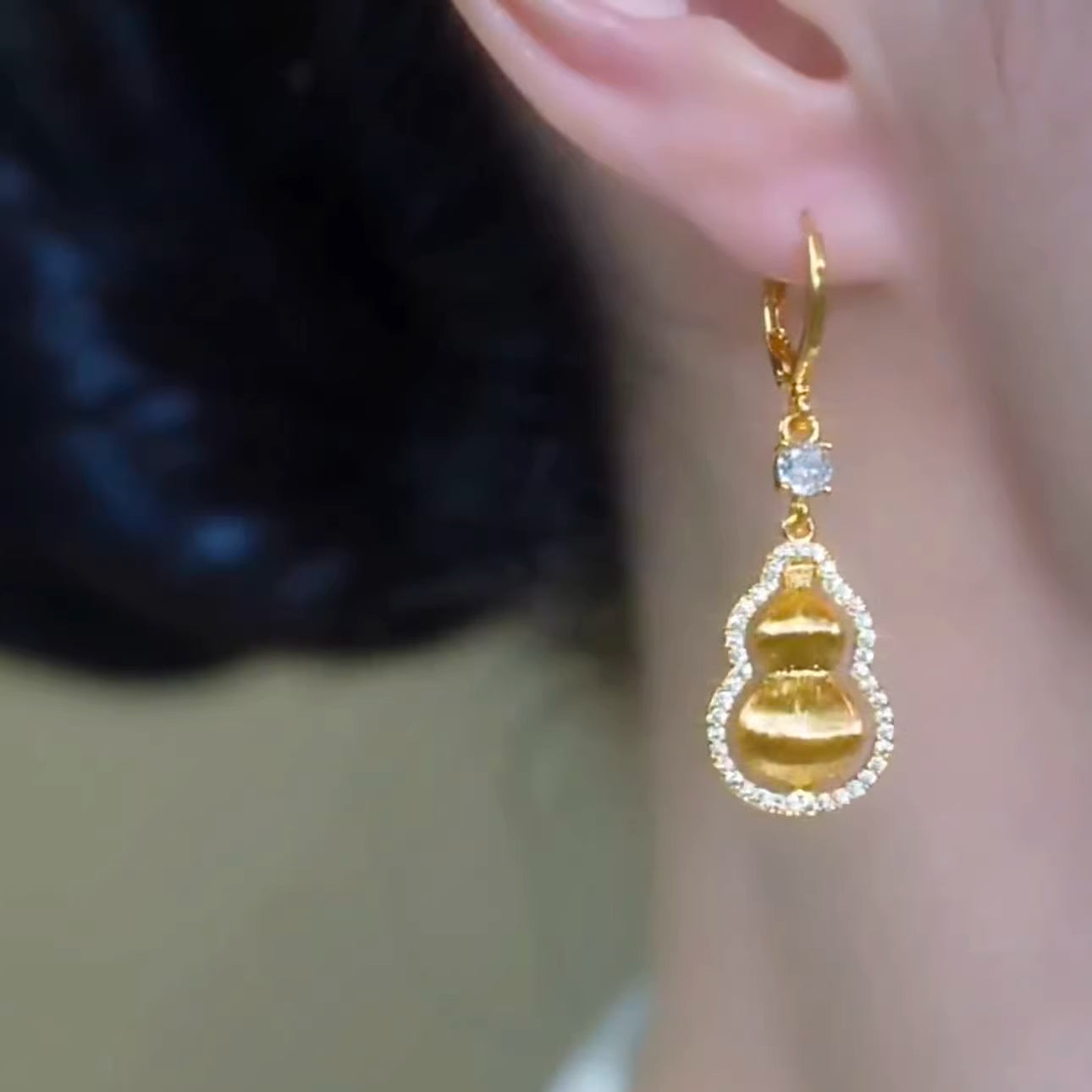 Golden Gourd Earrings with Diamond Inlay for Good Fortune