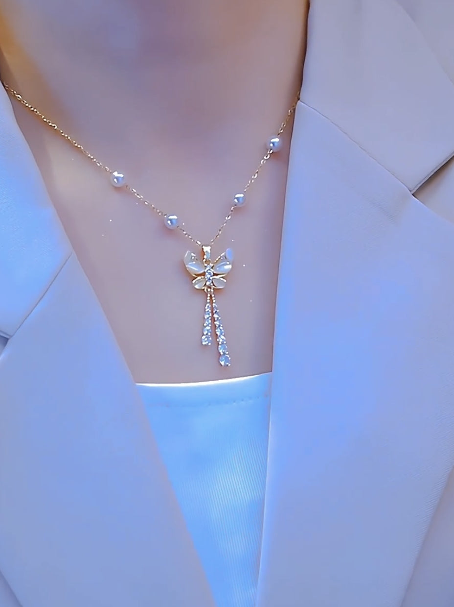 Temperament Light Luxury Butterfly Pearl Necklace Women's Collarbone Chain Necklace