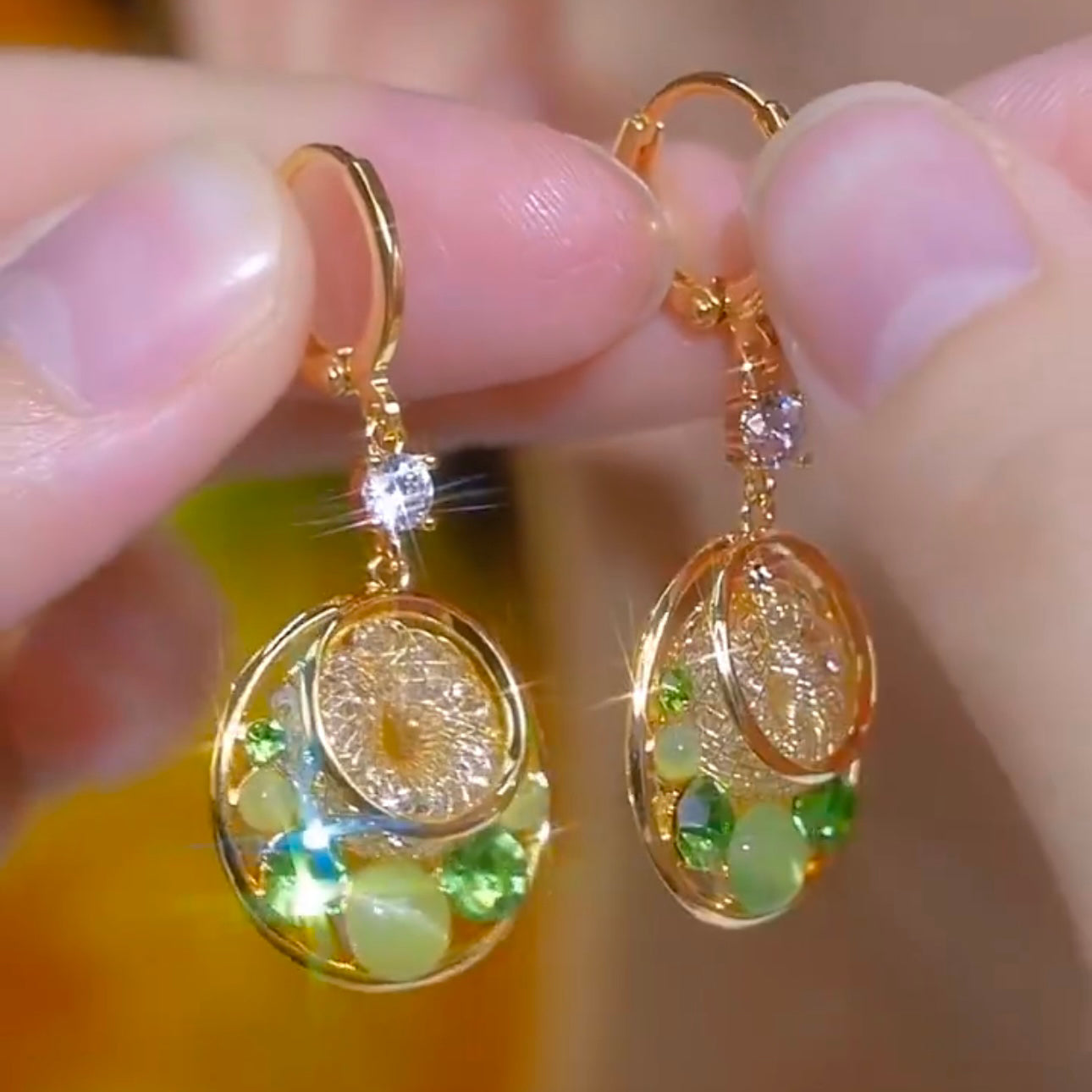 Fashion Circle Green Diamond Cat's Eye Earrings