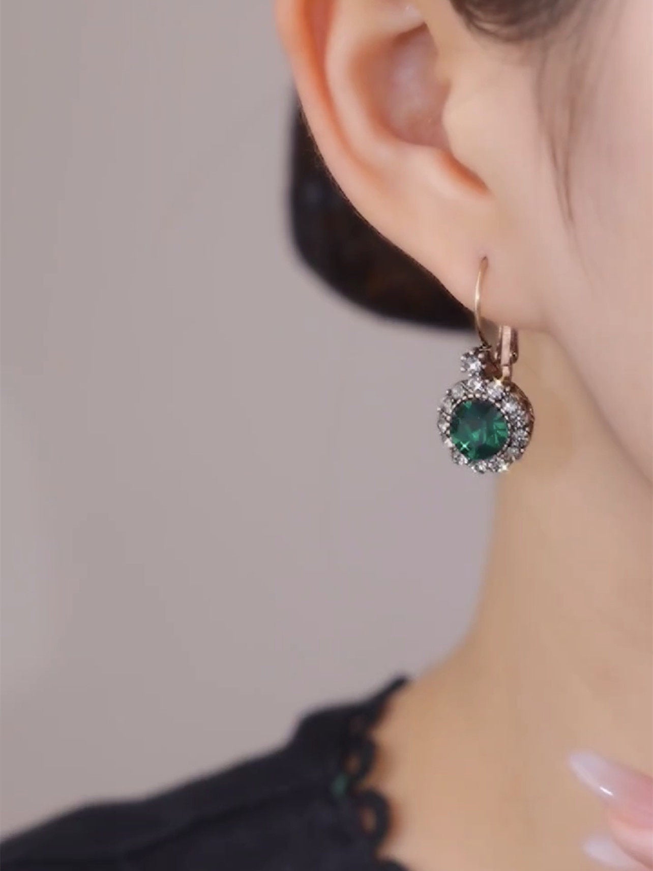 Retro-Style Green Crystal Hoop Earrings with Diamond Accents