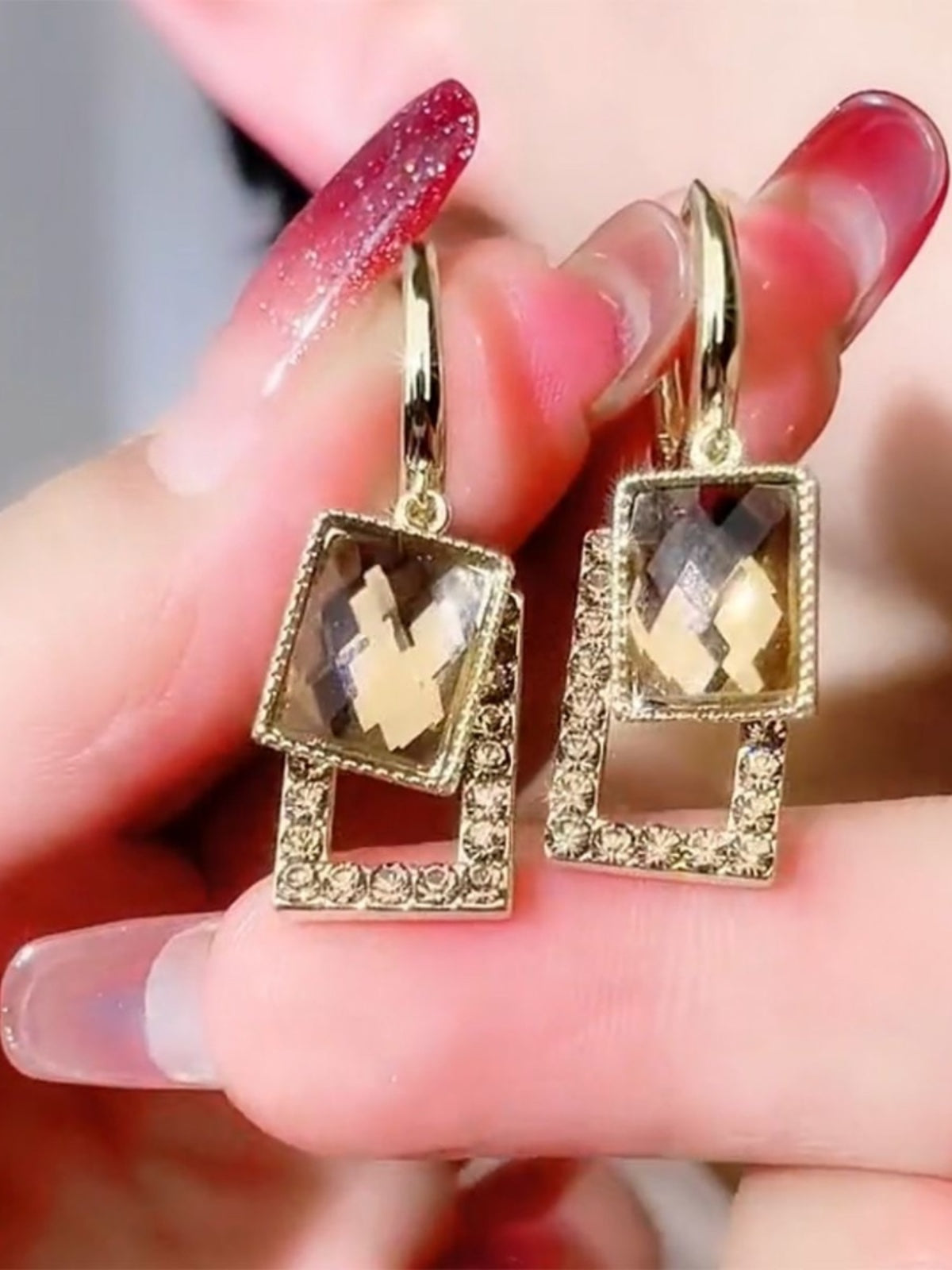 Fashionable And Luxurious Super Sparkling Earrings