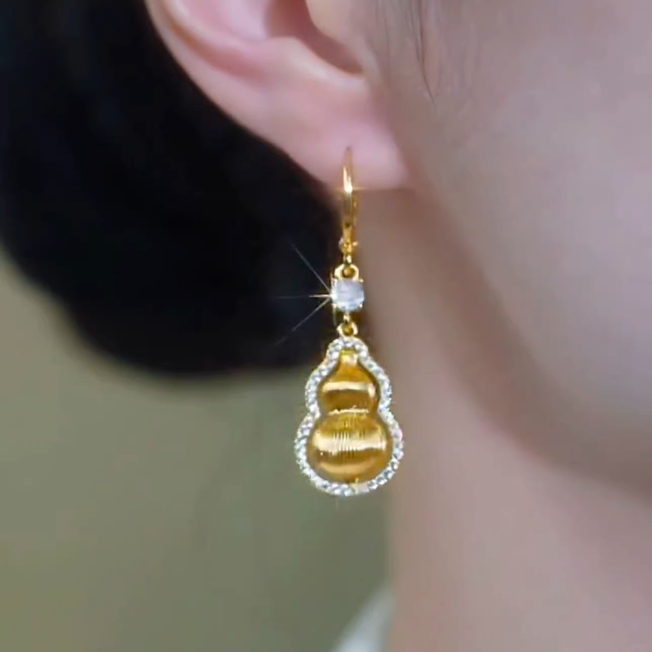 Golden Gourd Earrings with Diamond Inlay for Good Fortune