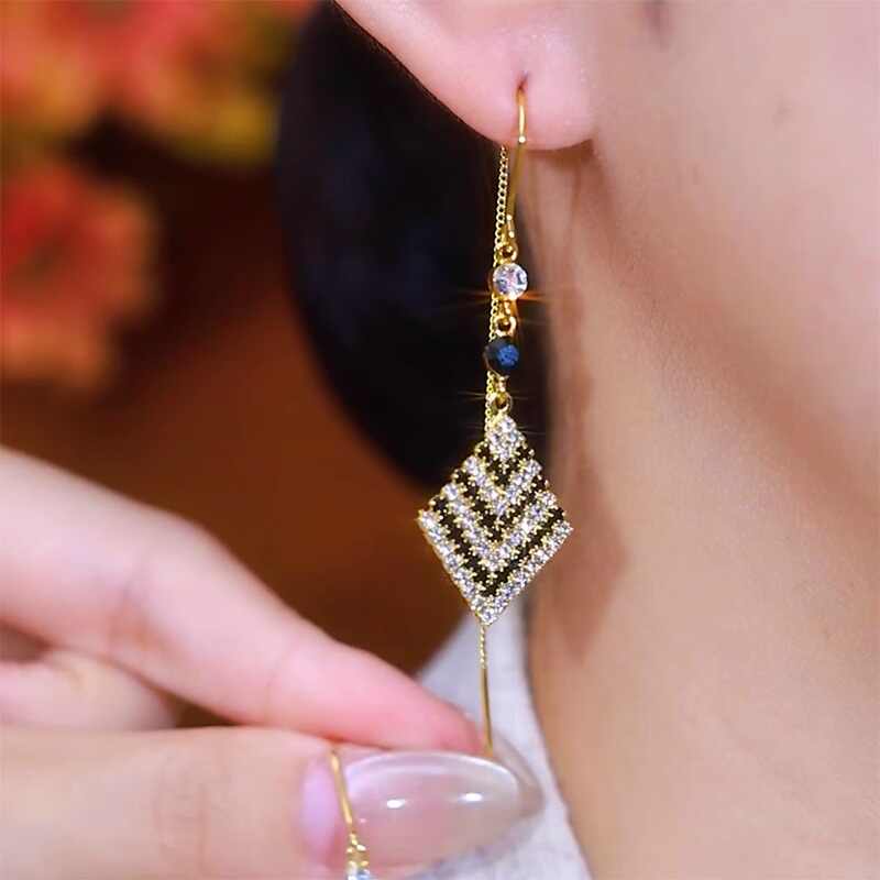 Exquisite Houndstooth Diamond Earrings Women's Accessories