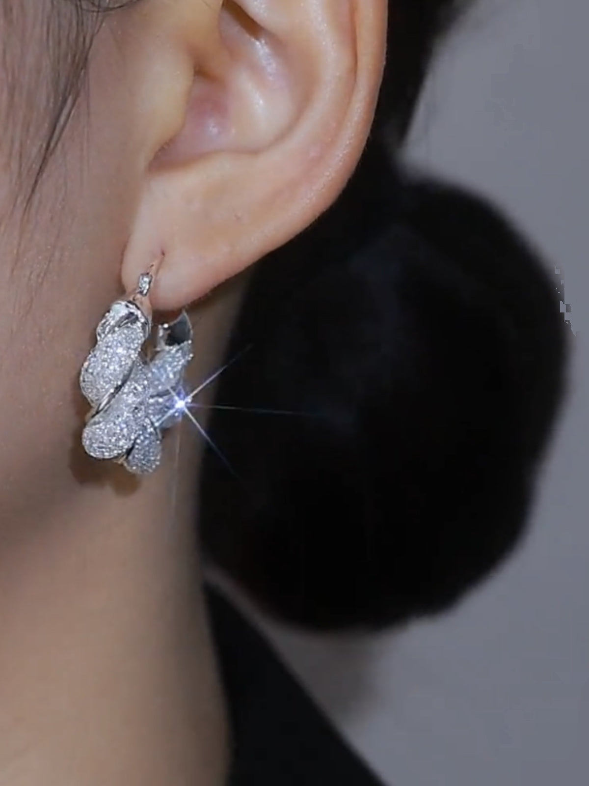 Fashionable And Elegant Silver Mesh Earrings For Women