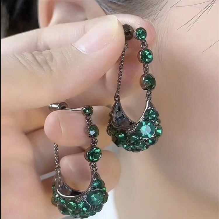 Fashionable Silver Nneedle Luxury Emerald Zircon Cradle Earrings for Women