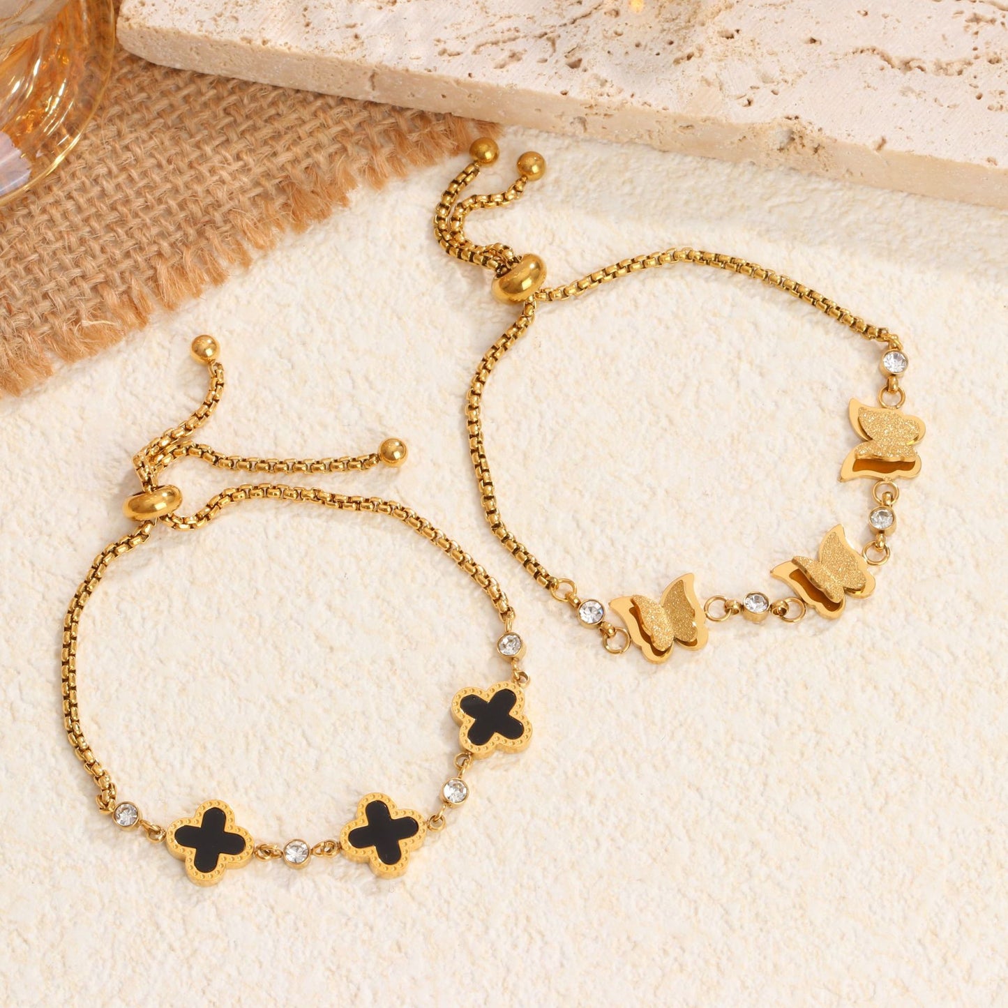 Pulsera de acero de titanio con forma de mariposa tridimensional, sencilla y moderna para mujer